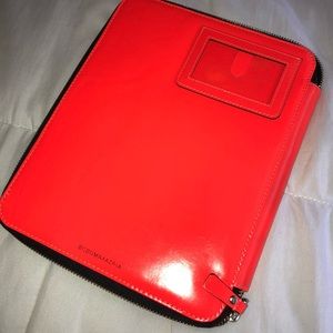 BCBGmaxAzriaIPAD CASE✨♥️ NWOT